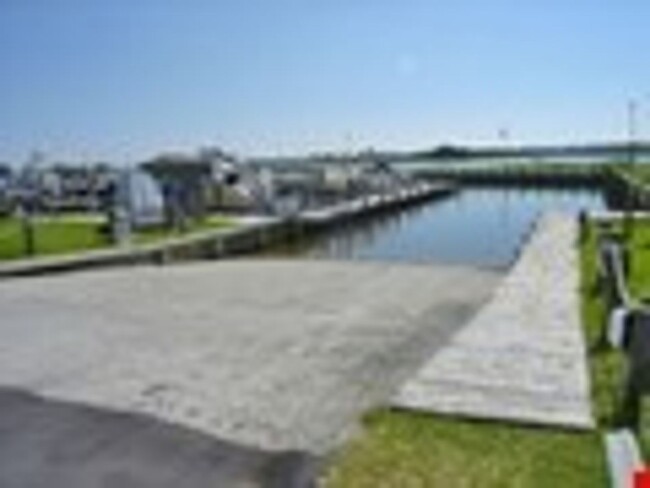 Building Photo - CEDAR POINT VILLAS, SWANSBORO