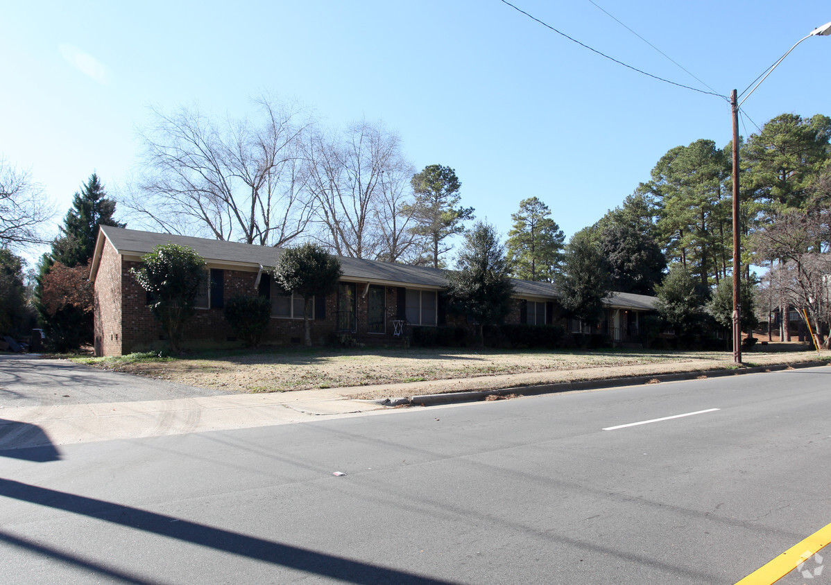 Building Photo - 200 E Six Forks Rd