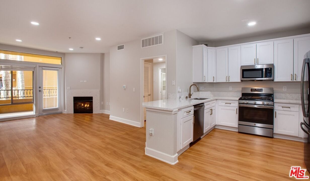 Primary Photo - 346 S Hauser Blvd