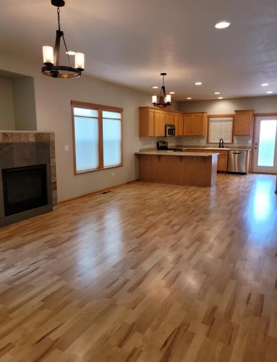 Building Photo - 610 Shadow Way