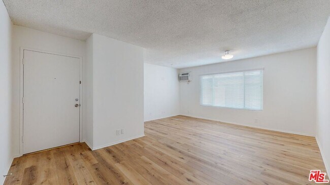 Foto del edificio - 1827 Manning Ave
