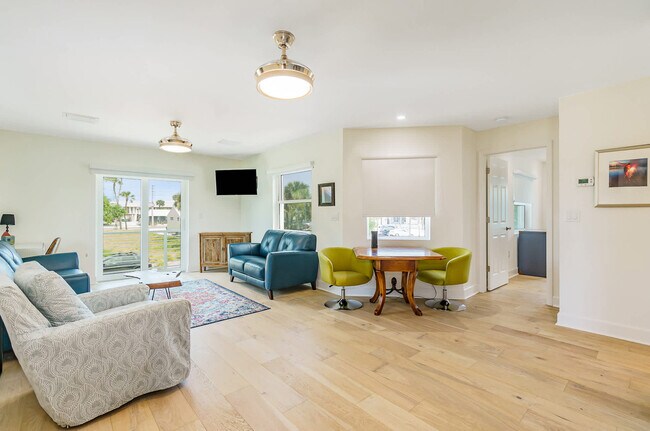 Foto del edificio - 117 N Orlando Ave