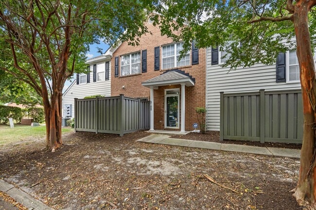 Building Photo - Beautiful Condo in Virginia Beach