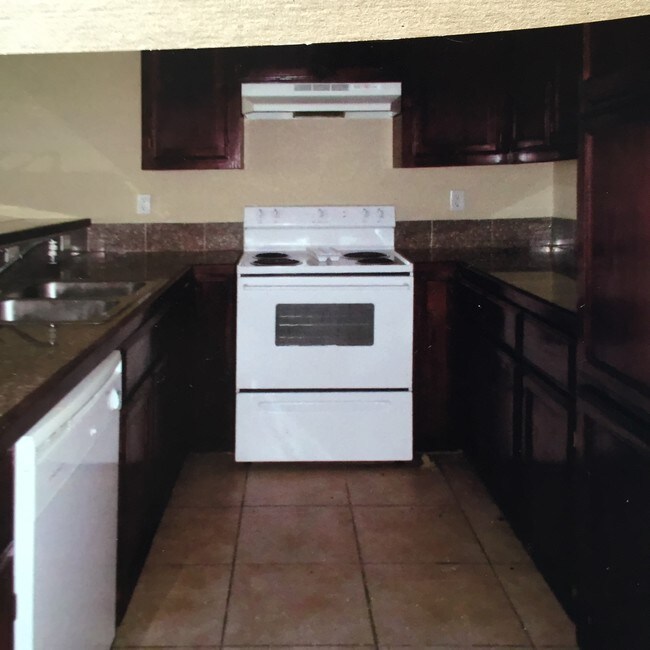 Kitchen - 16311 Sunrise Blvd