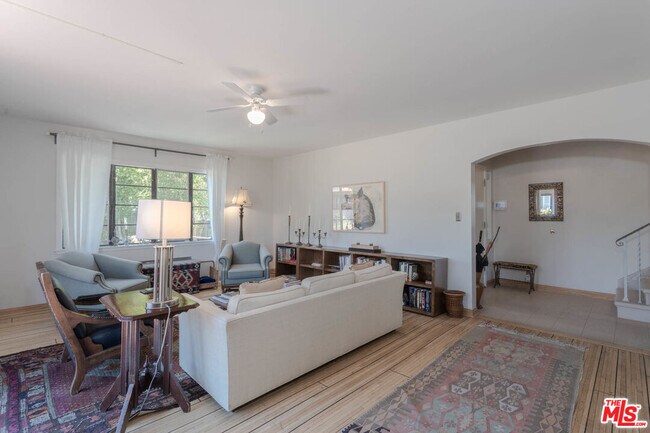 Foto del edificio - 10959 Strathmore Dr