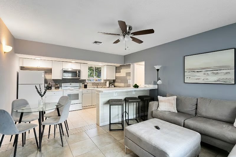 Photo - 2616 S Crystal Lake Dr (Orlando, FL)