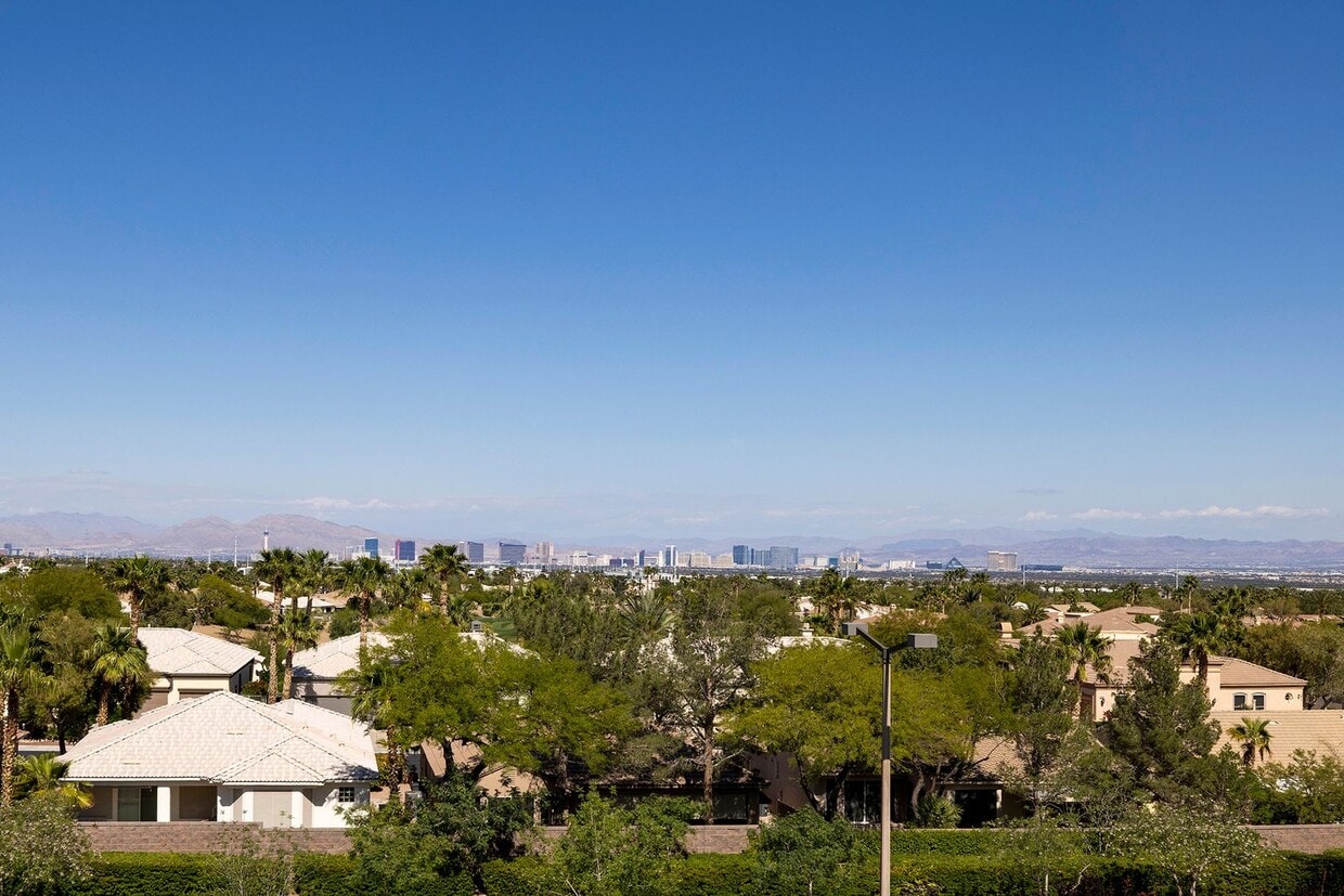 Foto principal - 55 or Older - Guard Gated Community in Sum...