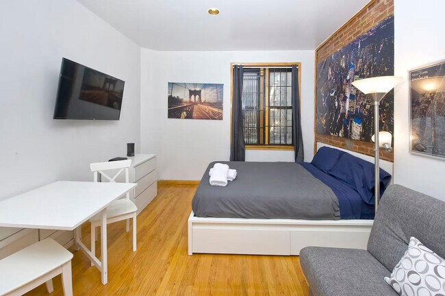 Foto del edificio - 135 E 94th St