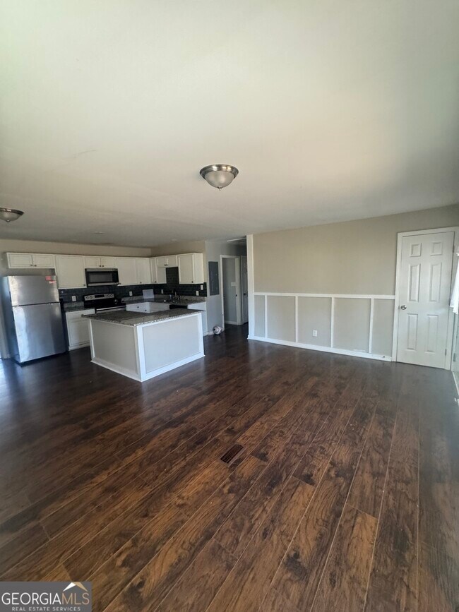 Foto del edificio - 5205 Heather Ln
