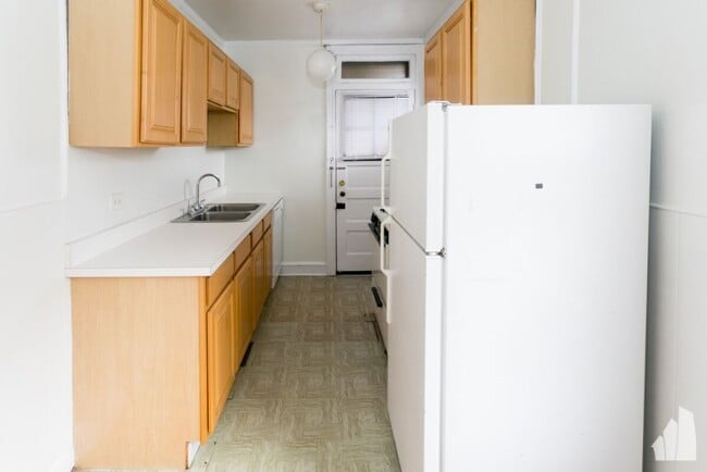 Building Photo - 4028 N Paulina St