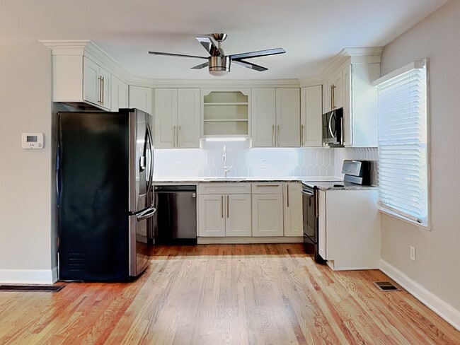 Building Photo - 1731 Braeburn Dr SE