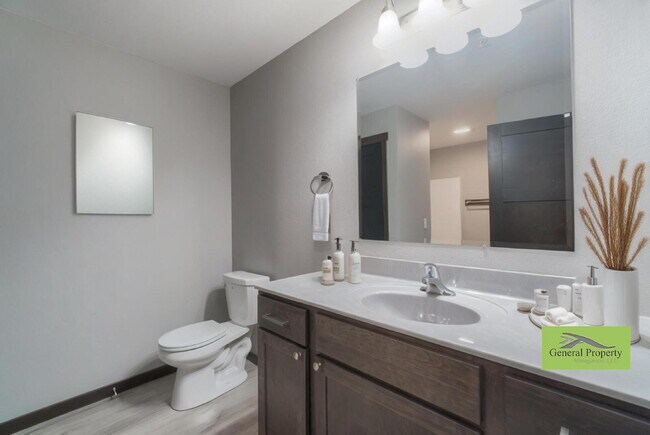 Foto del edificio - Modern 2 Bedroom, 2 Bathroom Residence wit...