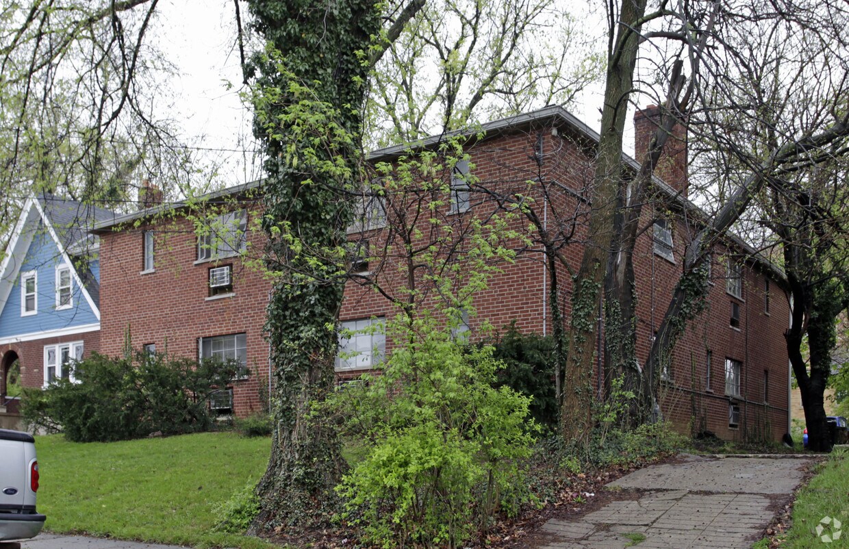 Building Photo - 119 Louis Ave