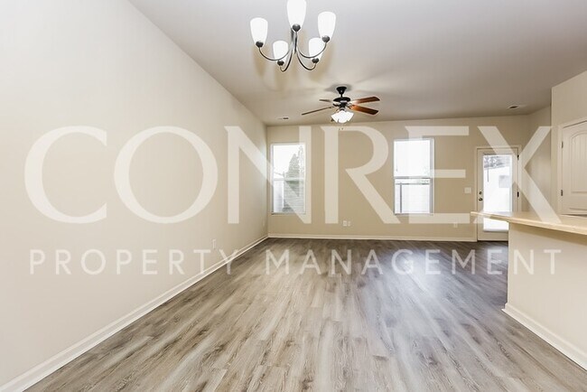 Building Photo - Move-In Ready 3 Bedroom Townhome in Murfre...
