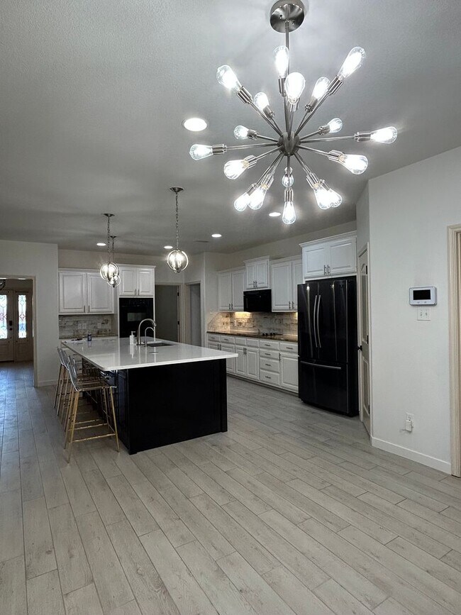 Foto del edificio - Beautiful Home in Northwest Midland-Los Patios Subdivision