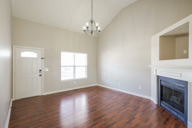 Building Photo - 706 Veneta View Dr