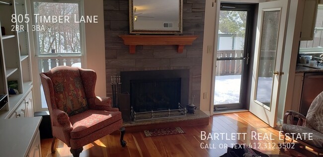 Foto del edificio - 805 Timber Ln
