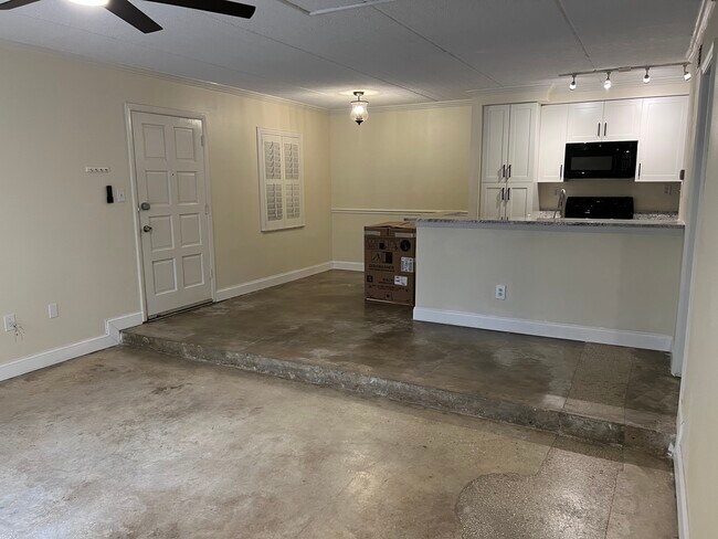 Foto del edificio - 5305 San Sebastian Ct