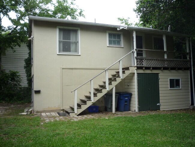 Building Photo - 2205 Northland Dr