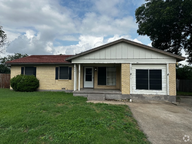 Building Photo - 612 Shady Ln
