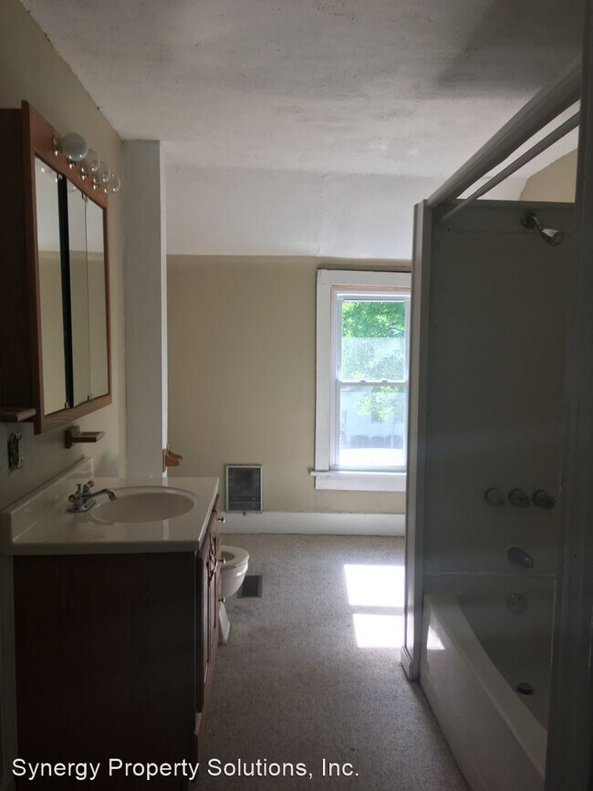 Building Photo - 4 br, 1.5 bath House - N. Union St. 265 Cr...
