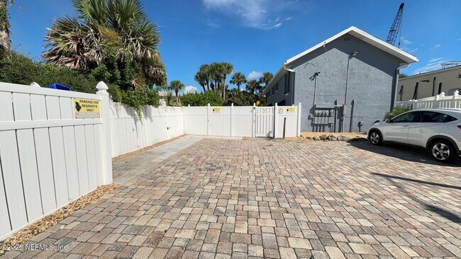 Foto del edificio - 108 S 5th St