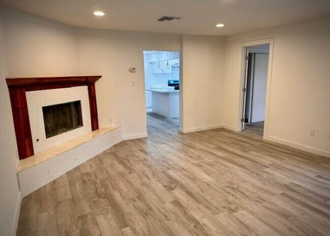 Foto del edificio - Gorgeous 3 Bedroom | 1 Bath