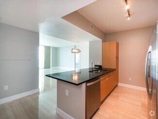Building Photo - 950 Brickell Bay Dr
