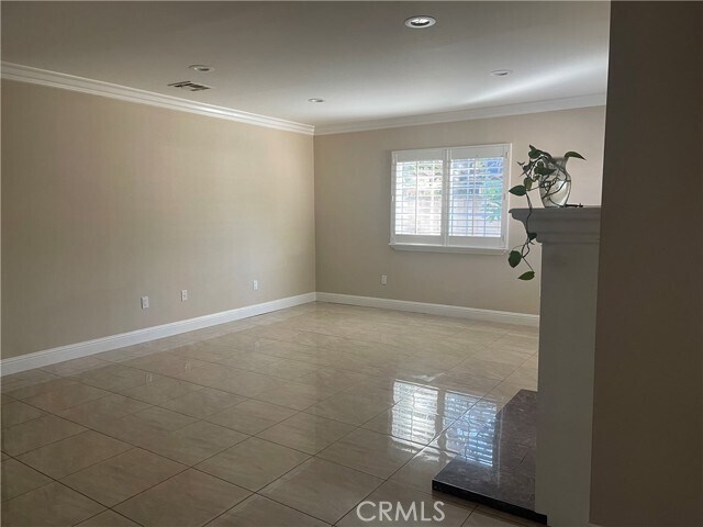 Building Photo - 10140 W Live Oak Ave