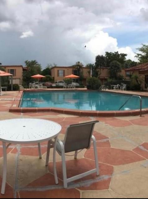 Foto del edificio - 7121 Miami Lakes Dr