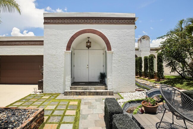 Building Photo - 6590 Fountains Cir