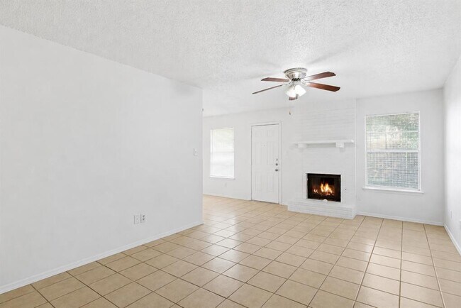 Foto del edificio - 2412 Burleson Ct