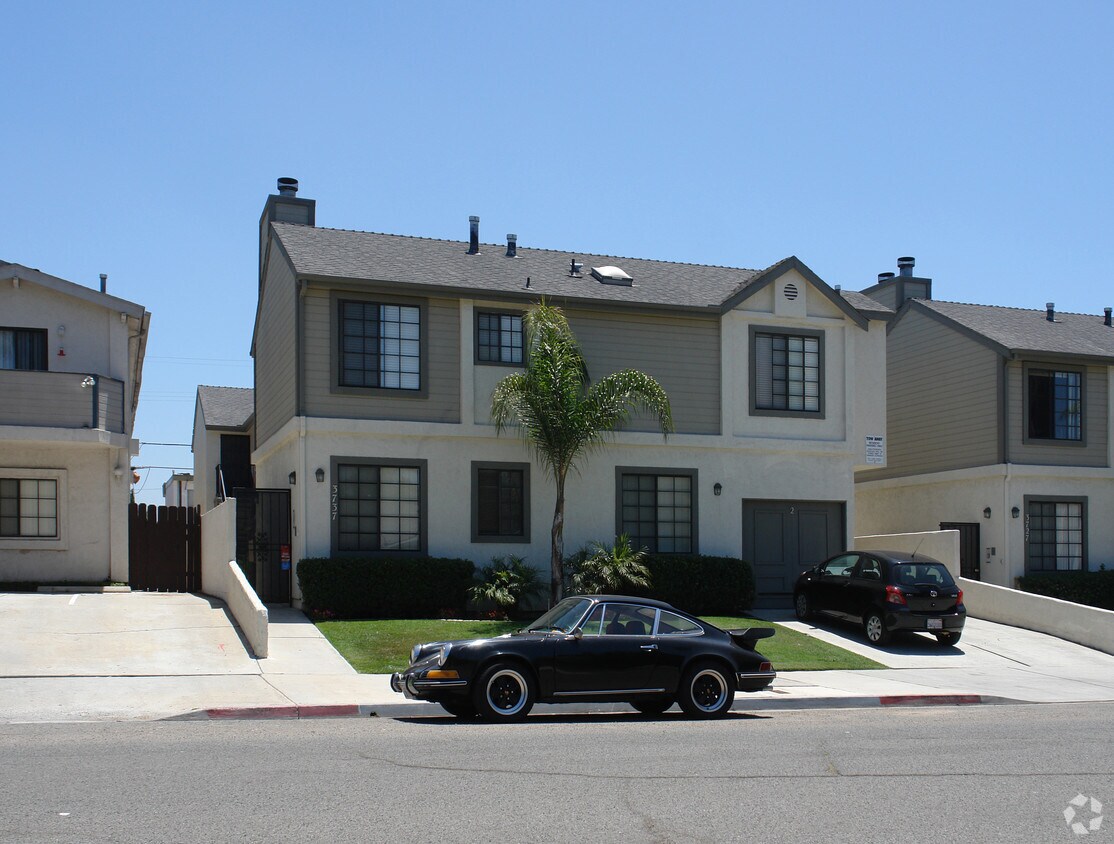 Primary Photo - 3737 Grim Ave