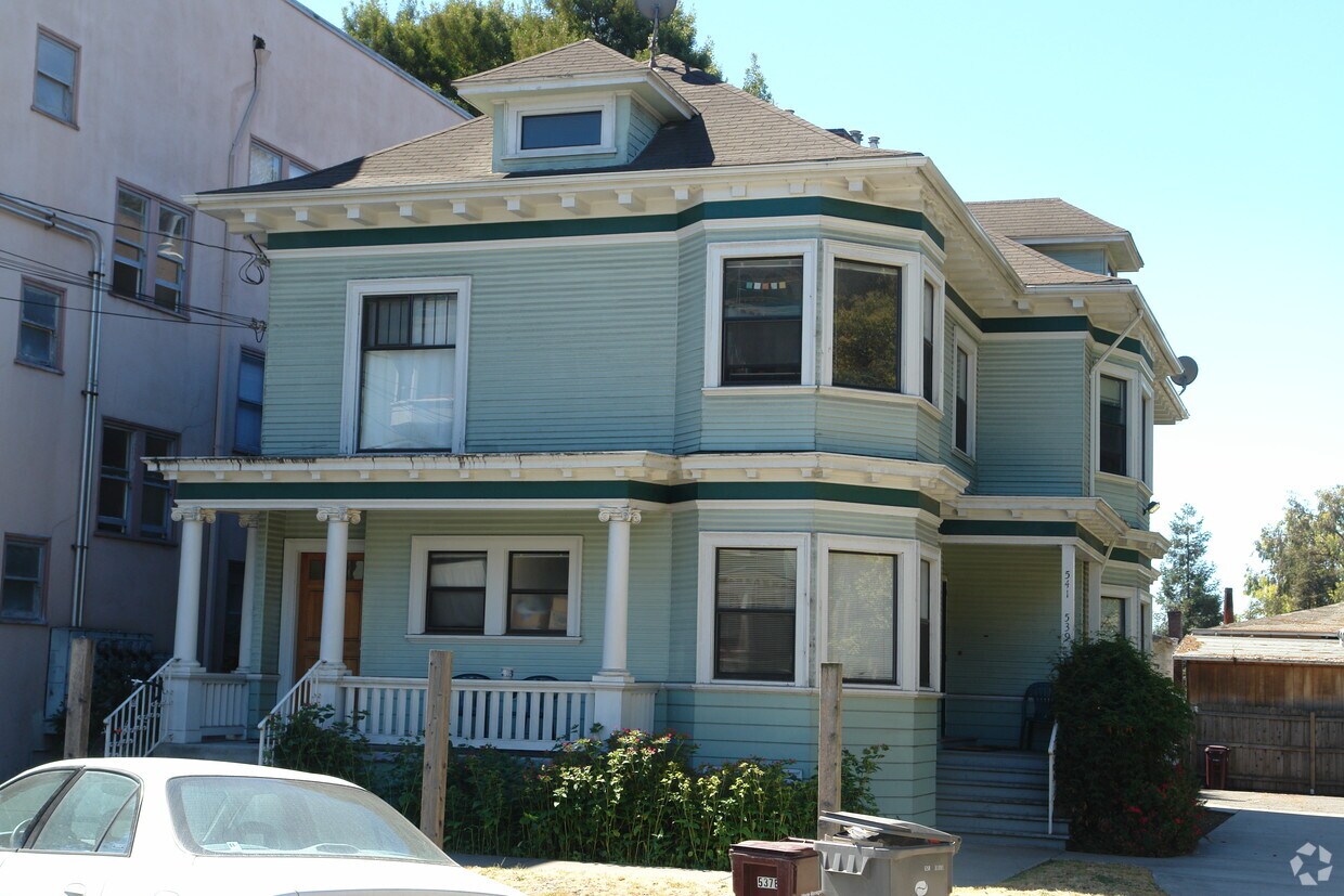 Building Photo - 537 41st St
