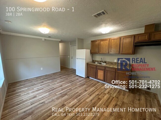Foto del edificio - 100 Springwood Rd
