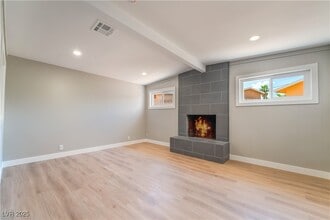 Building Photo - 2749 Del Mar Pl