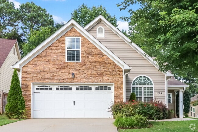 Building Photo - 224 Greenview Dr