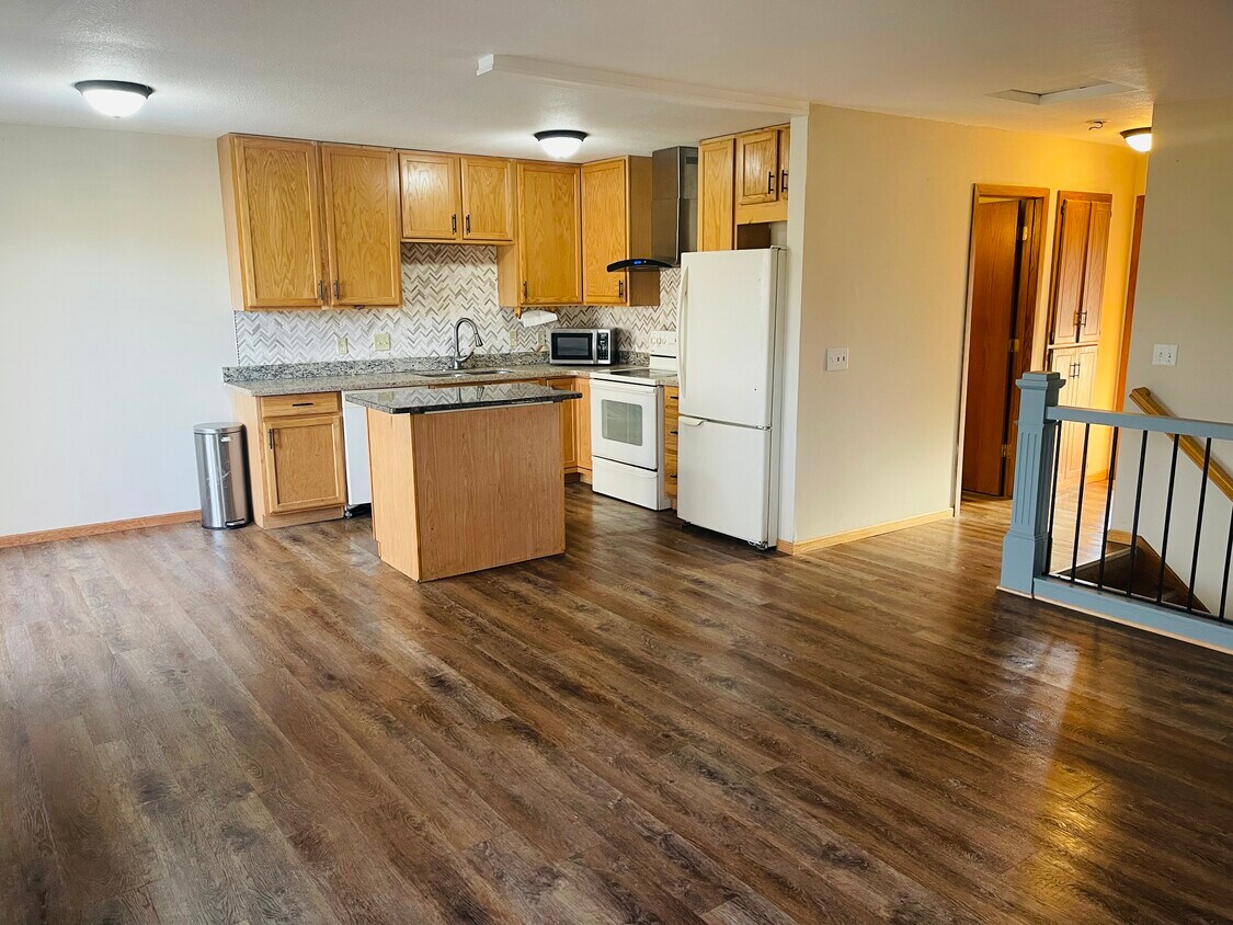 Foto principal - 12909 Oliver Ave S