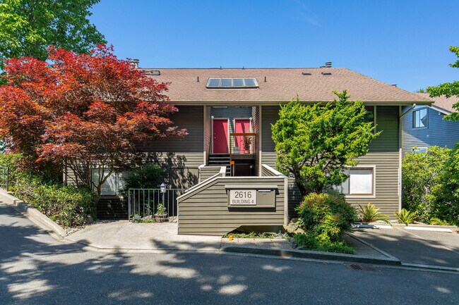 Building Photo - 2616 4th Ave N