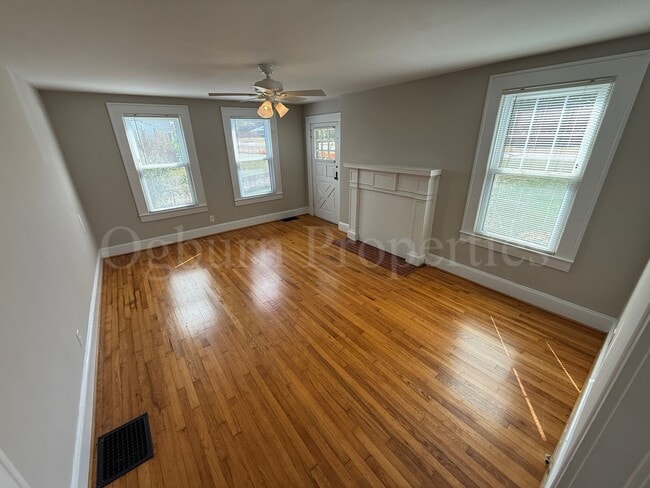 Foto del edificio - 649 Linville Rd