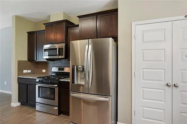 Foto del edificio - 1620 Bryant Dr
