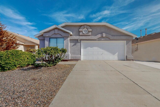 Building Photo - STUNNING Two Bedroom 2 Bath With office an...