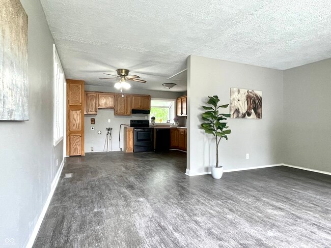 Building Photo - 110 N Tyrone Dr
