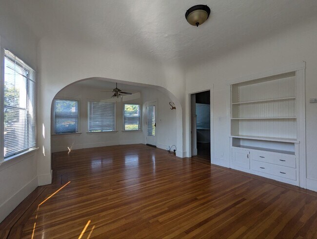 Building Photo - 2417 Eighth St