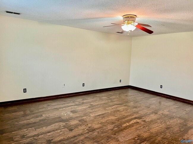 Building Photo - 2221 Westmead Dr SW