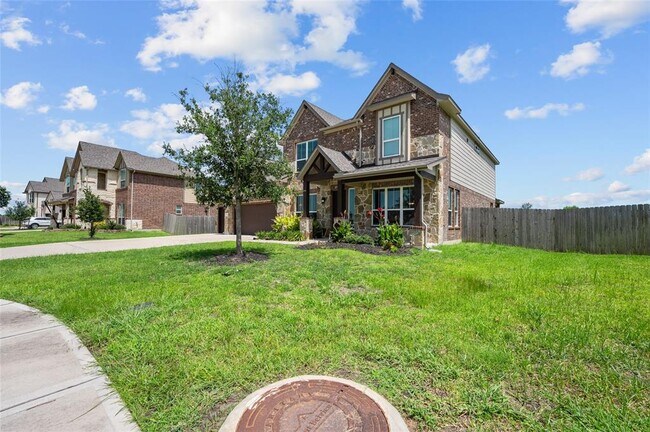 Building Photo - 14014 Phelps Dr