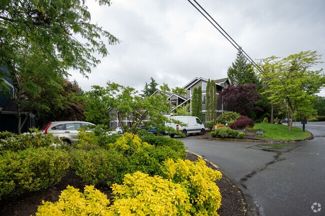 Building Photo - 3840 W Lake Sammamish Pky