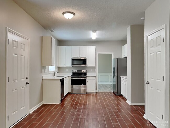 Building Photo - 11335 Fox Hill Dr