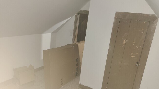 Building Photo - 56 Mulberry St