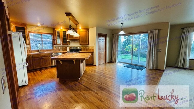 Building Photo - Browns Point View Home in Harbor Ridge | Large Yard | Beautiful View